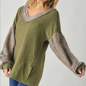 Davi&Dani Waffle Knit Balloon Sleeve Olive Green Tunic with Pockets